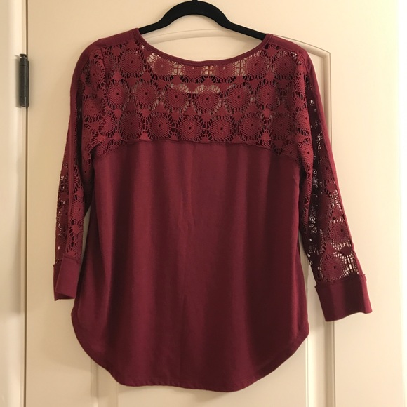 Hollister Maroon 3/4 Sleeve Shirt - Picture 3 of 3
